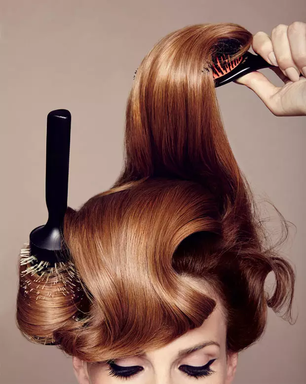 Кръгла Гребен (30 снимки): как да използвате кръгла четка за коса, малки модели с щипка 16569_6