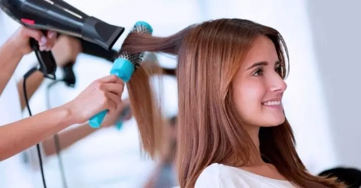 Cepillo de cabelo (28 fotos): Mellores medios contra o luxo. Cales son as causas do luxo nas mulleres? Como restaurar o cabelo na casa? 16583_19