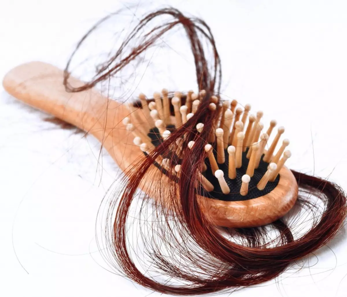 Laminasi rambut oleh sarana profesional di rumah: obat apa yang lebih baik digunakan di rumah? Ulasan perempuan 16586_5