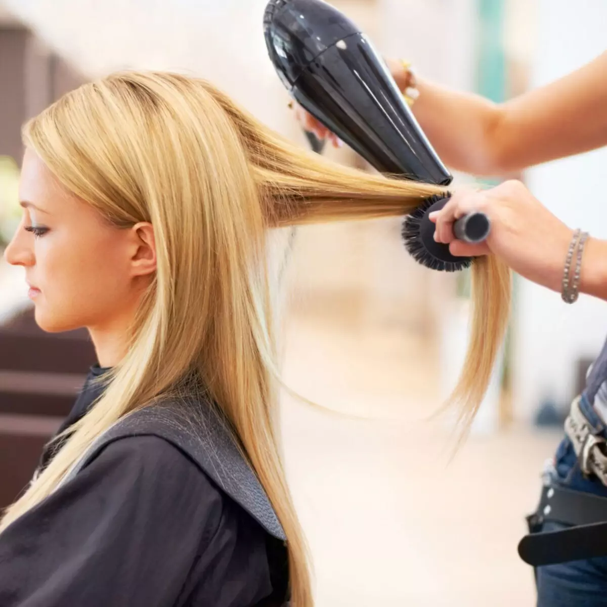 एस्टेल केराटिन टूल्स का सेट: केराटिन स्ट्रेटनिंग के लिए एस्टेल से सेट में क्या शामिल है? बालों के लिए केराटिन मास्क और बालों का उपयोग कैसे करें? समीक्षा 16613_15
