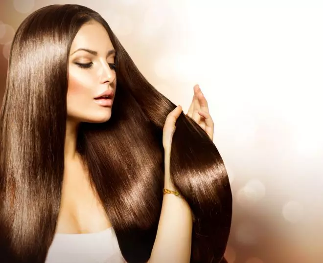 Keratin straightening gruaige (54 grianghraf): Cad é atá ann? Conas a dhéantar an nós imeachta atá ag Keratin straightening agus an féidir curl a dhéanamh ina dhiaidh sin, an ghruaig a phéinteáil? Athbhreithnithe 16617_46