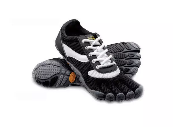 Zapatillas Vibram (58 fotos): botas con suelas de vibrats, cincoficientes y zapatillas, zapatos de montaña y invierno para turismo 1662_20