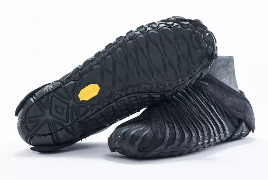 Vibram shoes (58 photos): Boots with soles from vibrats, fivefingers and sneakers, mountain and winter shoes for tourism 1662_30