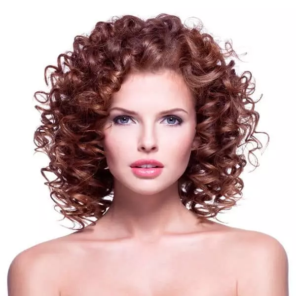 Hair Biosava a közepes hajon (57 fotók): Hogyan készítsünk egy nagy, könnyű és más biokémia közepes hosszú haját? Fekvő frizura 16638_48