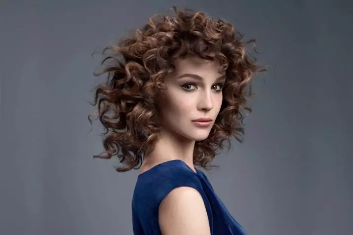 Hair care after a chemical curling: the choice of shampoo, masks and other means. How to care for curls at home? 16639_6