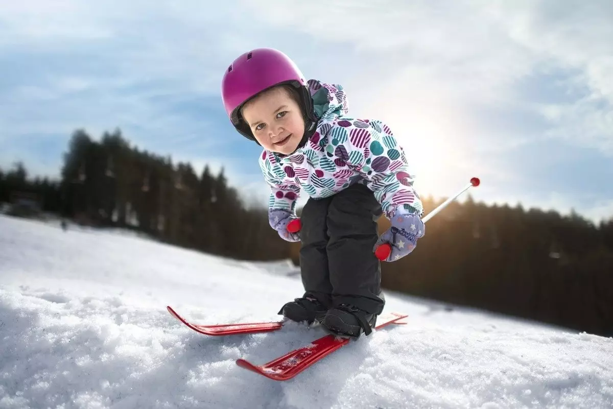 Boots ski bocah: ski lan sepatu lan meja liyane. Kepiye milih Ski Ski kanggo bocah? Model 28-33 lan ukuran liyane 1664_33