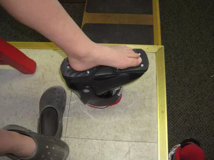 Laste suusasaapad: suusa- ja muud kingad ja nende suuruse tabel. Kuidas valida Ski saapad lastele? Mudelid 28-33 ja muud suurused 1664_40