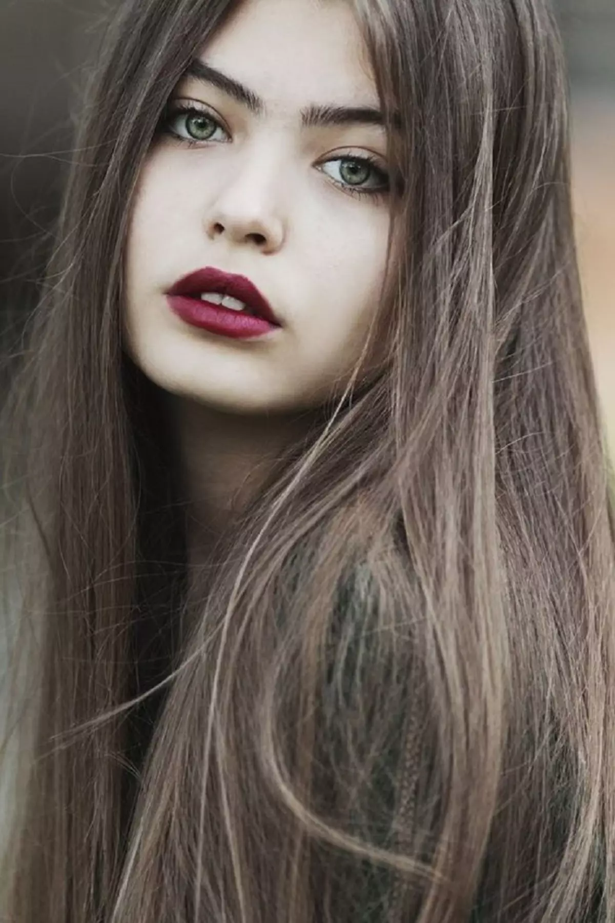 Madingos plaukų spalvos tendencijos (139 nuotraukos): žiemos nauji produktai įvairių šukuosenų, modernių stilingų moterų plaukų spalvų dažymui 16677_118