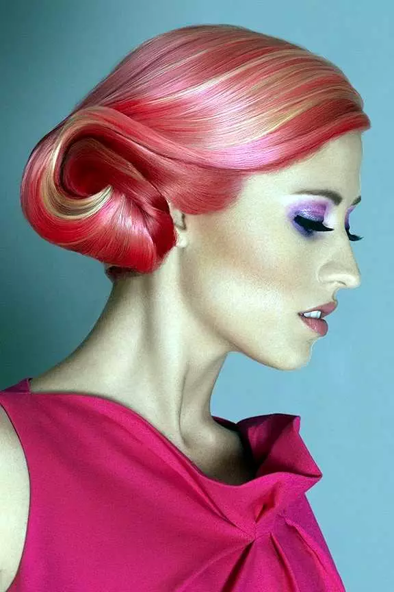Модерни тенденции на боење на косата (139 фотографии): Зимски нови производи во сликарство на различни фризури, модерни стилски бои на женската коса 16677_28