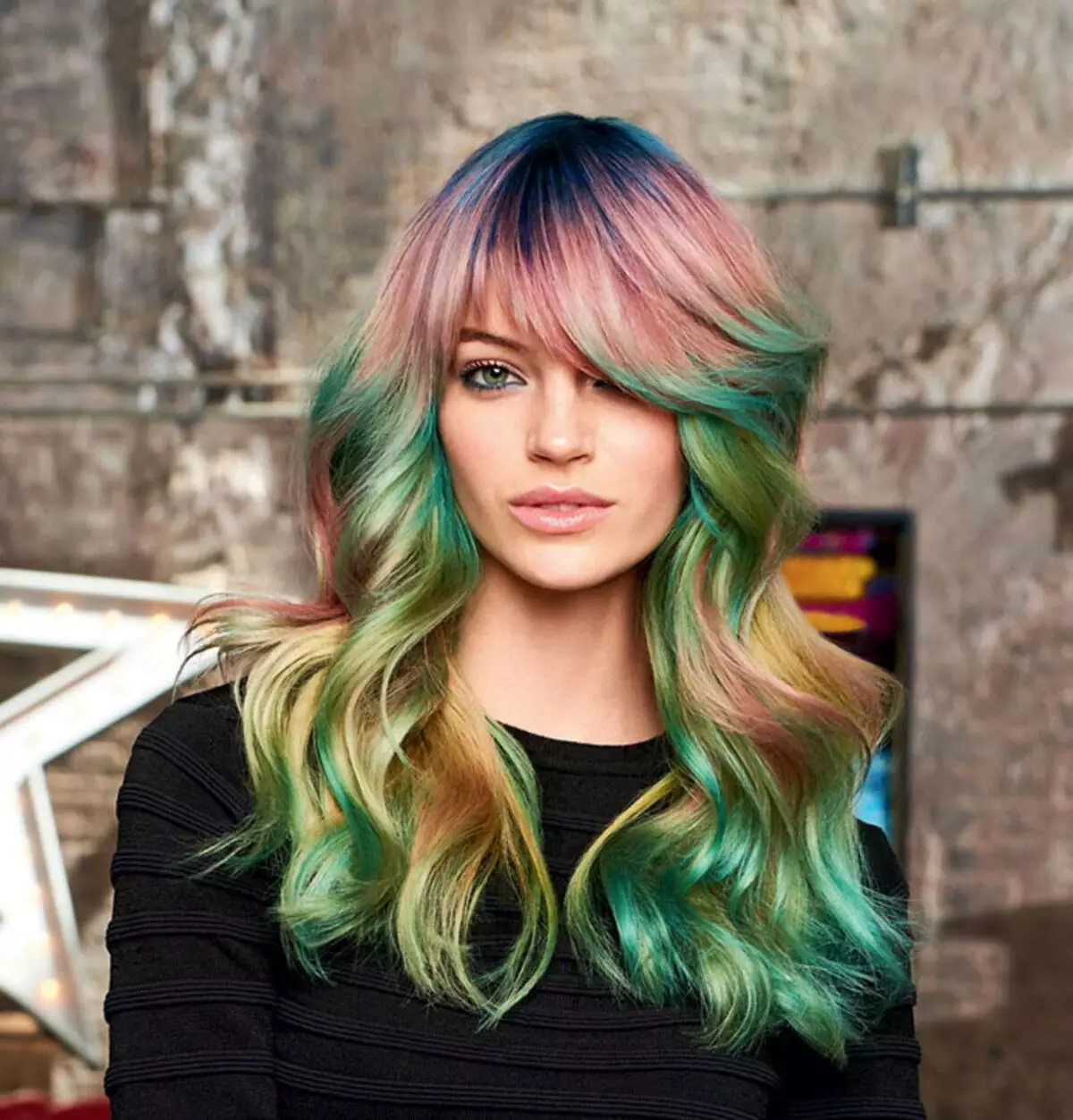 Modne tendencje kolorowania włosów (139 zdjęć): Zimowe nowe produkty w malowaniu różnych fryzur, nowoczesne stylowe kolory kobiece włosy 16677_5