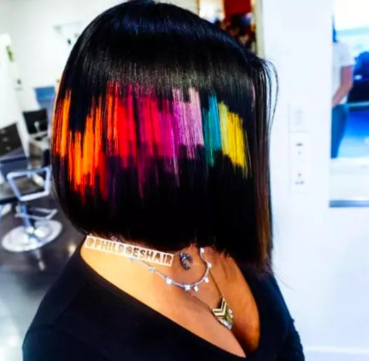 Tendenze alla moda di colorazione dei capelli (139 foto): Nuovi prodotti invernali in pittura di diversi tagli di capelli, moderni colori eleganti dei capelli femminili 16677_61