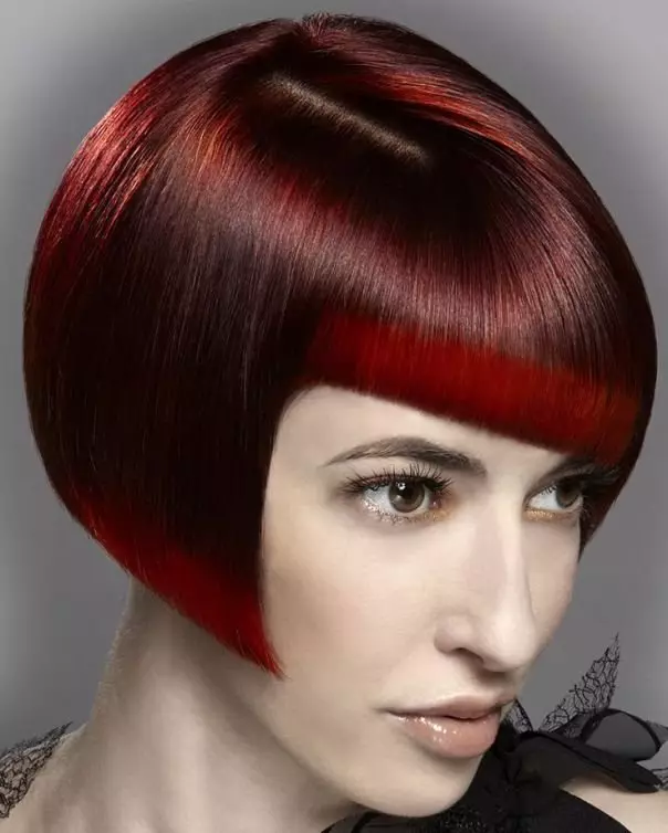 Muodikkaat taiput hiusten väritys (139 valokuvaa): talvi uudet tuotteet eri hiustenleikkujen maalauksessa, modernit tyylikkäät värit naispuoliset hiukset 16677_66