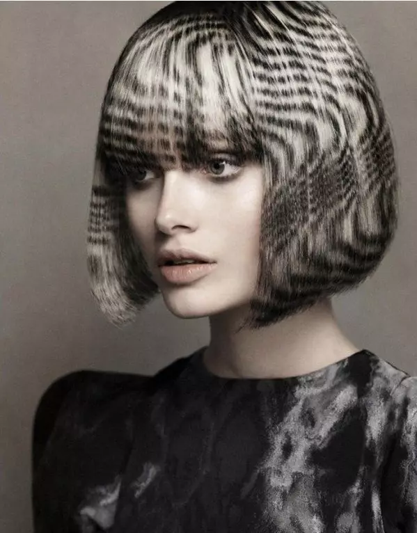 Модні тенденції фарбування волосся (139 фото): зимові новинки в фарбуванні різних стрижок, сучасні стильні техніки забарвлення жіночих волосся 16677_80