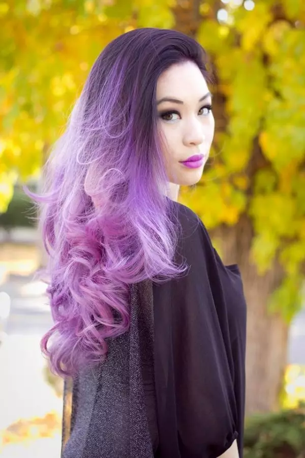 Saç boyama şık eğilimleri (139 fotoğraflar): Farklı saç kesimlerinin boyamadaki kış yeni ürünler, kadın saçın modern şık renkleri 16677_86