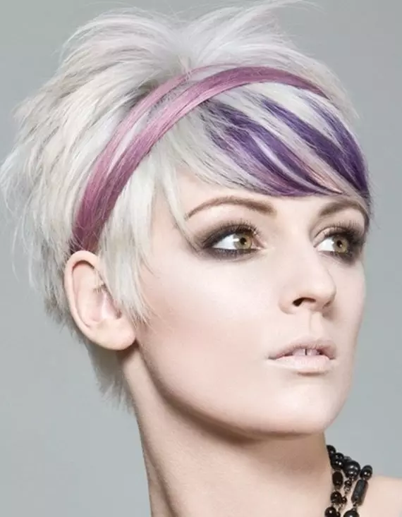 Módne tendencie farbenie vlasov (139 fotografií): Zimné nové produkty v maľbe rôznych účesov, moderné štýlové farby ženských vlasov 16677_92