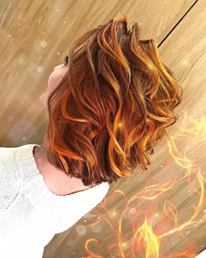 Airtouch krāsošana uz tumšiem matiem (57 fotogrāfijas): kādi toņi ir piemēroti brunetēm? Tehnika, kas veic īsos matus un vidēja garuma cirtas 16696_28