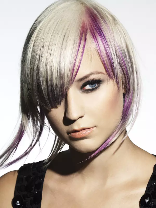 Модна боја коса средње дужине (92 фотографије): стилске новитете и трендове, занимљиве модерне опције сликања за женску косу 16699_27