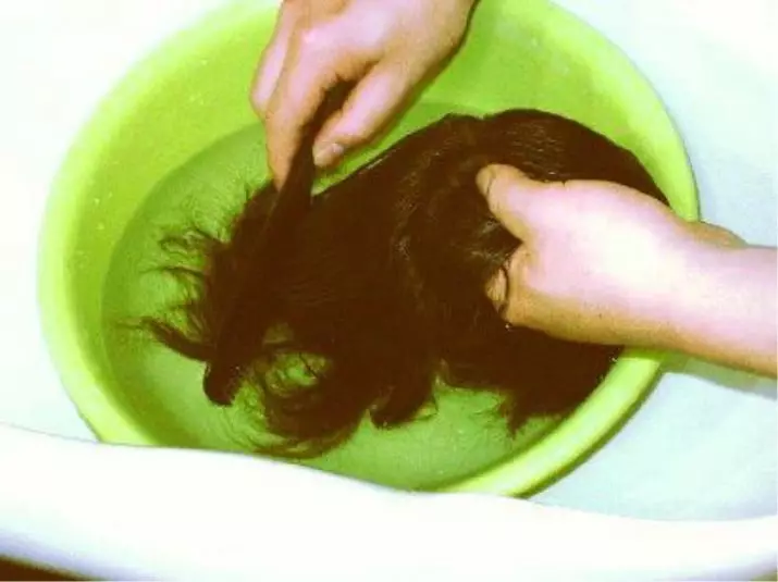 Շտրոնոն բնական մազերից (38 լուսանկար). Վերգետնյա պոչի եւ կարճ մազերի շողոքորթության ակնարկ: Ինչպես հոգ տանել նրա մասին տանը եւ ինչպես պատրաստել hairstyle: 16713_29