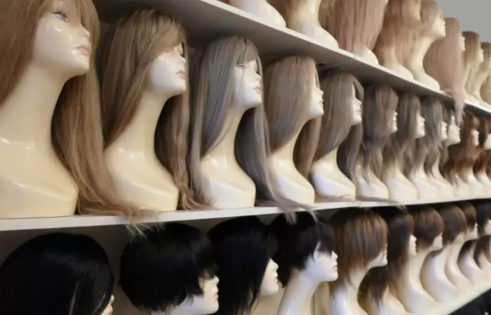 Wigs (67 ဓာတ်ပုံများ) - ဘောင်းဘီတိုတိုနှင့်ဆံပင်ပုံစံများအတွက်အမျိုးသမီးမော်ဒယ်များ။ ကာရာ, Afro နှင့် Bang တို့၏ခြုံငုံသုံးသပ်ချက်။ ဘယ်လိုရွေးချယ်ရမလဲ, 0 တ်ဆင်စောင့်ရှောက်ခြင်း, 16715_2