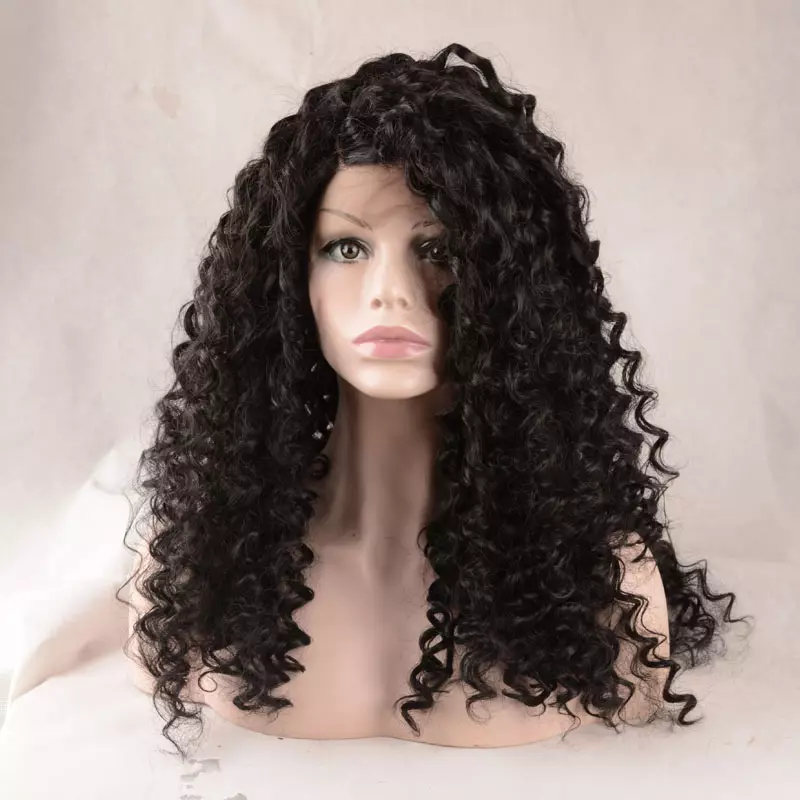 Wigs (27 foto): ụdị nwanyị dị iche iche maka ogologo ntutu na mkpụmkpụ mkpụmkpụ. Isi nke Kara, Afro na Bangs. Etu esi ahọrọ, yi ma na-elekọta? 16715_45