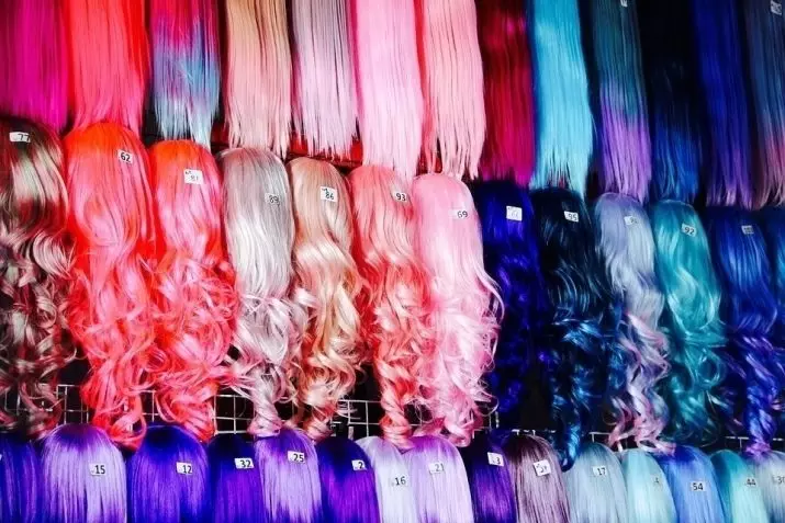 Wigs (67 ဓာတ်ပုံများ) - ဘောင်းဘီတိုတိုနှင့်ဆံပင်ပုံစံများအတွက်အမျိုးသမီးမော်ဒယ်များ။ ကာရာ, Afro နှင့် Bang တို့၏ခြုံငုံသုံးသပ်ချက်။ ဘယ်လိုရွေးချယ်ရမလဲ, 0 တ်ဆင်စောင့်ရှောက်ခြင်း, 16715_46