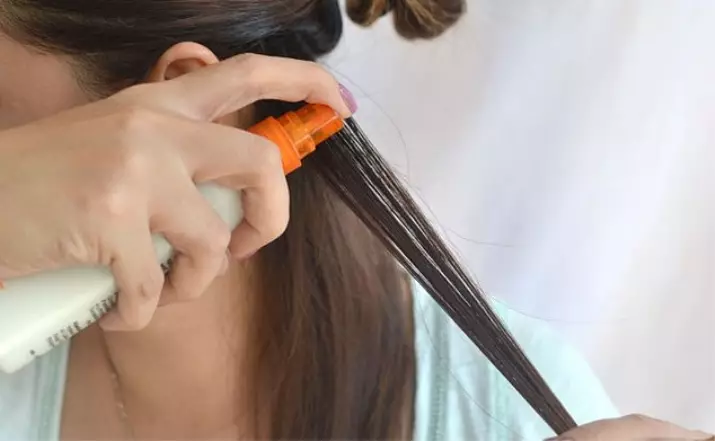 Perawatan rambut di rumah (82 foto): Tips untuk perawatan profesional di rambut yang berdebu dan rusak. Makeup apa yang lebih baik digunakan? Ulasan 16761_78