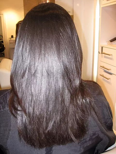 זיגוג שיער (50 תמונות): החזקת בבית, משי צבעוני שיער זיגוג, תכונות של אסטל ומטריקס ערכות, ביקורות 16773_20
