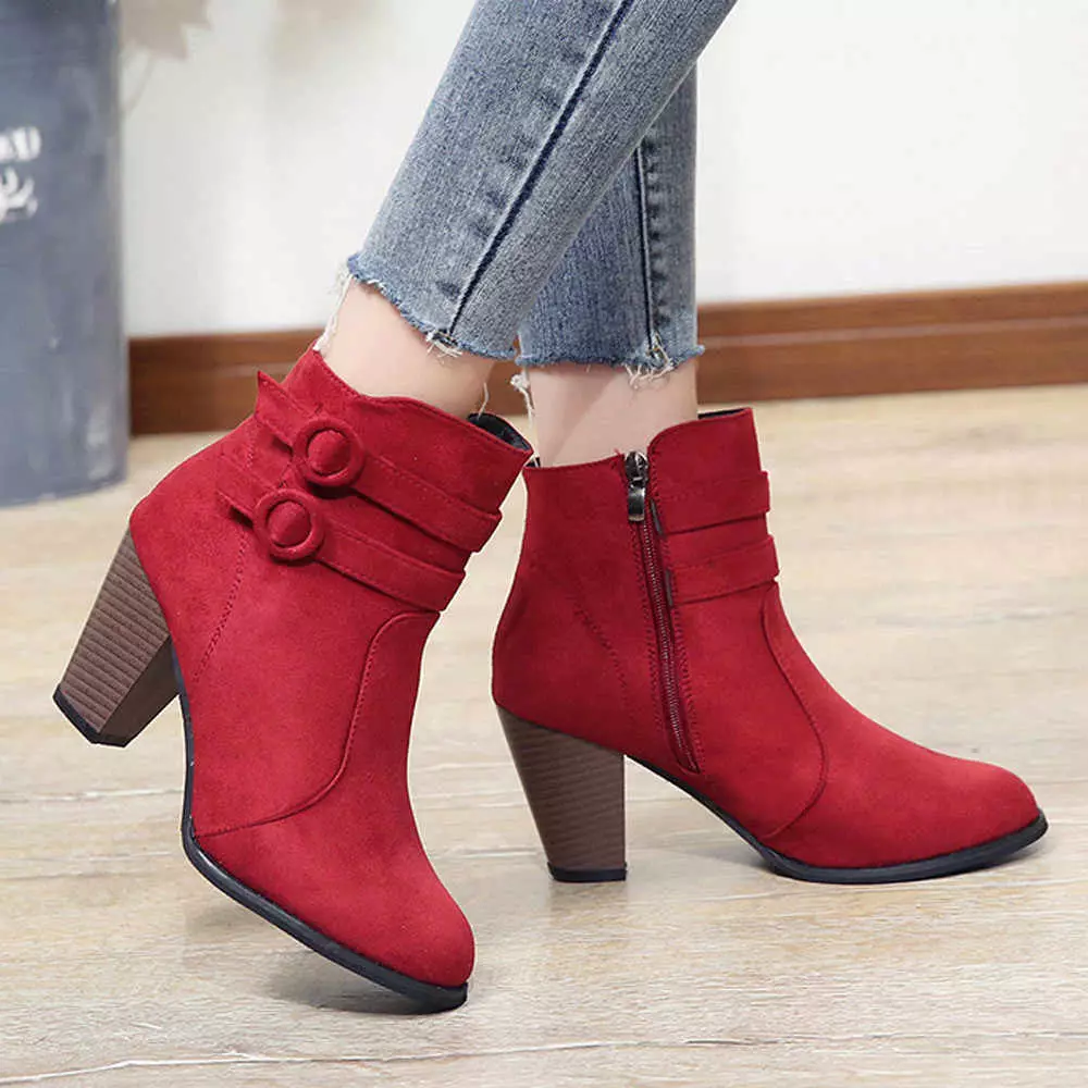 Women's half-boots (76 photos): What is wearing white, red and other colors, rubber and leather, sports models without heel and others? 1678_45