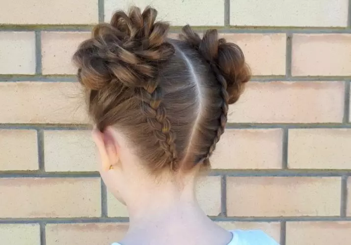 Fryzury na krótkie włosy dla dziewczyn (67 zdjęć): piękne fryzury dla dzieci do płynnych włosów w domu, fryzury na Kara dla małych dzieci 16793_37