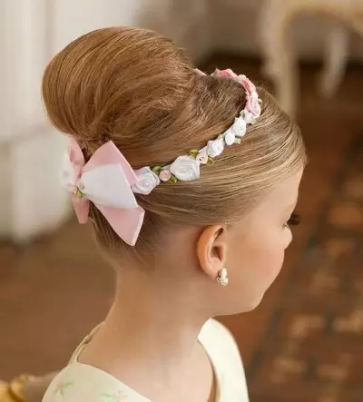 A bunch for a girl: how to make a beautiful children's hairstyle for rhythmic gymnastics? How to make a child a festive beam with a bubble? 16794_30