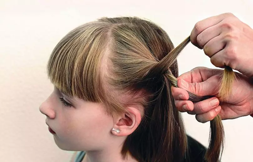 Предивне фризуре за девојчице у вртићу за 5 минута: Како брзо направити једноставну дјевојку фризуре са дугом и кратком косом у вртићу? 16798_37