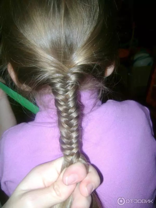 Kauniit kampaukset tytöille Kindergartenissa 5 minuutissa: Kuinka nopeasti tehdä yksinkertainen kampaus tyttö pitkä ja lyhyt hiukset lastentarhassa? 16798_41