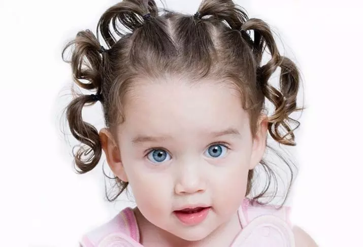 تسريحات الشعر للفتيات للشعر القصير في رياض الأطفال: جعل الطفل تسريحات الشعر، والأفكار والنصائح حول تصميم 16812_12