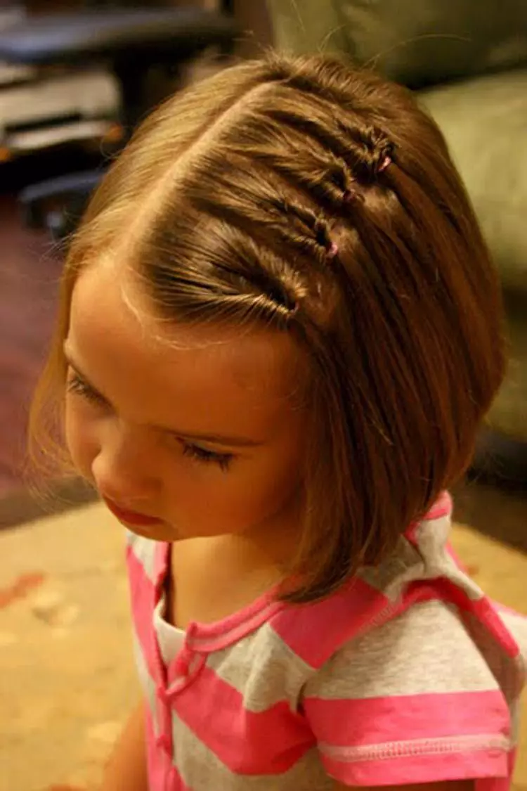 Frizure za djevojčice za kratku kosu u vrtiću: Izrada dječje frizure, ideje i savjete o dizajnu 16812_5