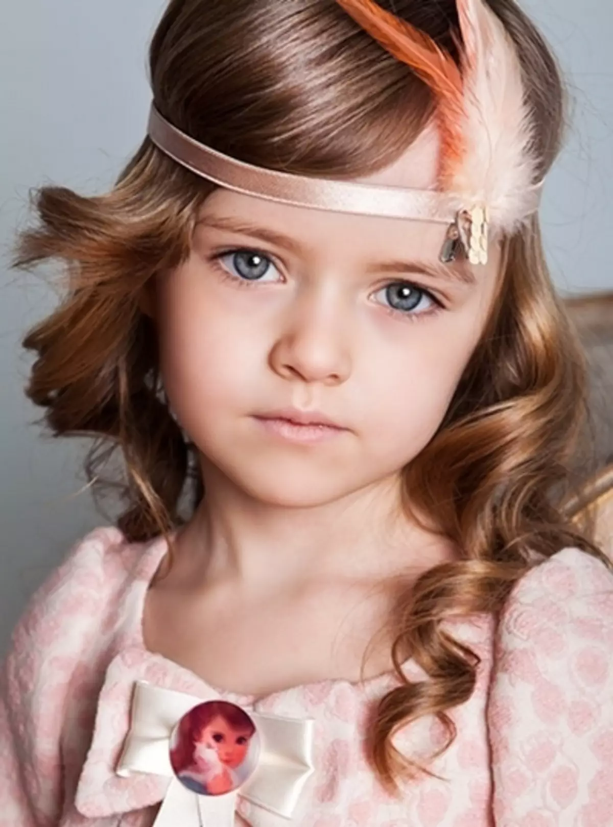 Gaya rambut modis untuk anak perempuan (65 foto): Cara membuat gaya rambut anak-anak yang paling bergaya untuk anak-anak 5, 6 dan 8 tahun? Fitur arah mode dalam gaya rambut anak-anak 16814_57