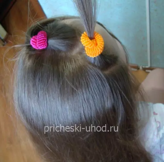 Kızlar için söylentileri olan saç modelleri (64 fotoğraflar): küçük lastik bantları kullanarak çocuk saç modelleri, uzun ve kısa saçlı kızlar için güzel seçenekler 16816_34