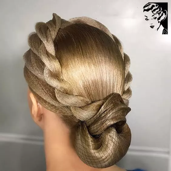 Hairstyles untuk kanak-kanak perempuan di tarian tarian (56 foto): Bagaimana untuk membuat gaya rambut kanak-kanak untuk kejohanan sukan untuk pemula? Arahan langkah demi langkah untuk membuat gaya rambut yang mudah 16818_31