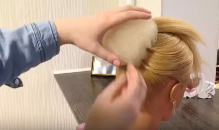 سٹائل سٹائل (30 فوٹو) میں لڑکیوں کے لئے Hairstyles: کس طرح ایک بچے کو لمبے بال سٹائل کی ایک بالوں بنانے کے لئے؟ قدم ہدایات کی طرف سے قدم 16827_10