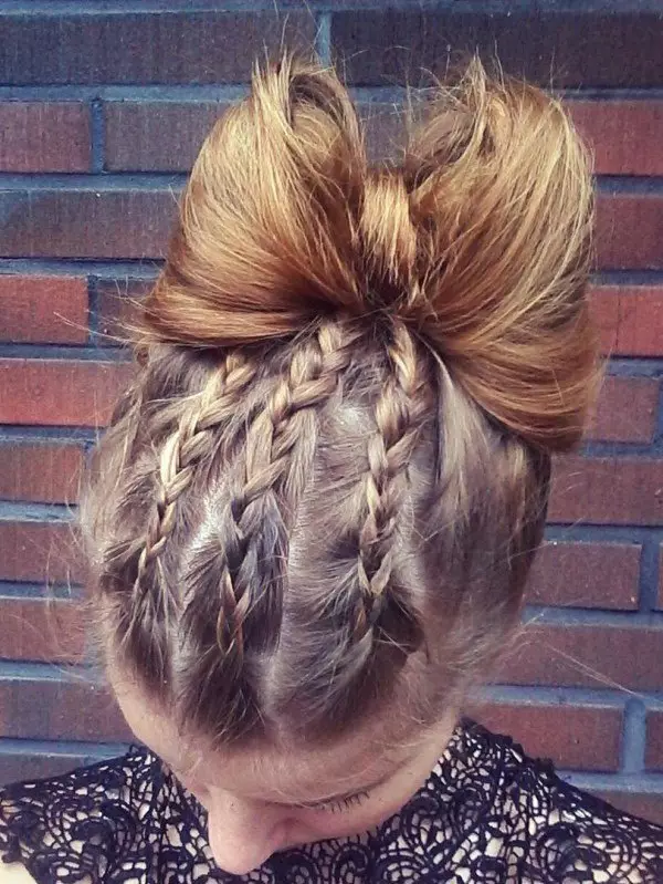 Hairstyle-Bow για το κορίτσι: Πώς να βήμα προς βήμα για να κάνετε ένα τόξο μακριά μαλλιά σε ένα παιδί; Παραδείγματα όμορφων χτενισμάτων των παιδιών 16832_43