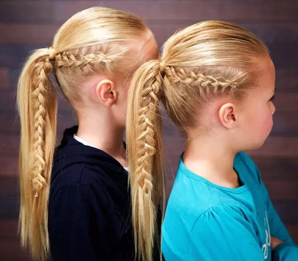Coiffures pour filles à la maternelle pour chaque jour (92 photos): options simples et rapides pour la conception de coiffures quotidiennes à la maternelle. Comment marcher à pas pour faire de beaux coiffures d'enfants? 16841_50