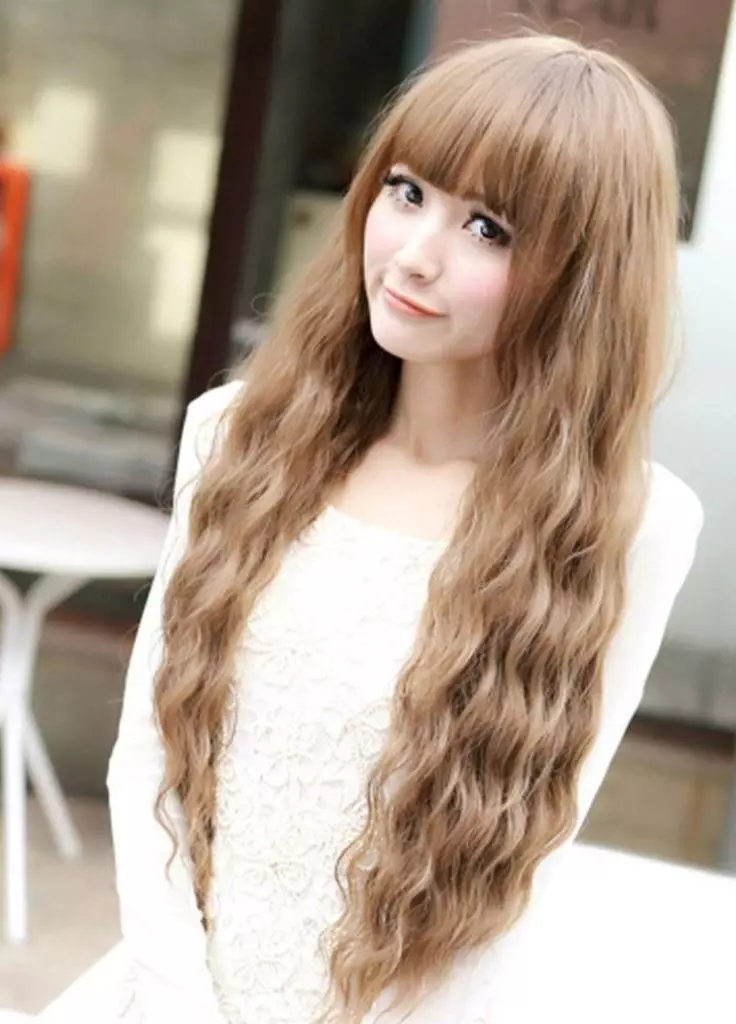 Gaya rambut untuk gadis remaja (69 foto): gaya rambut bergaya dengan rambut longgar, pilihan untuk rambut panjang dan panjang rambut panjang, pilihan gaya rambut yang indah dan sejuk untuk kanak-kanak perempuan 12, 14 dan 15 tahun 16842_36