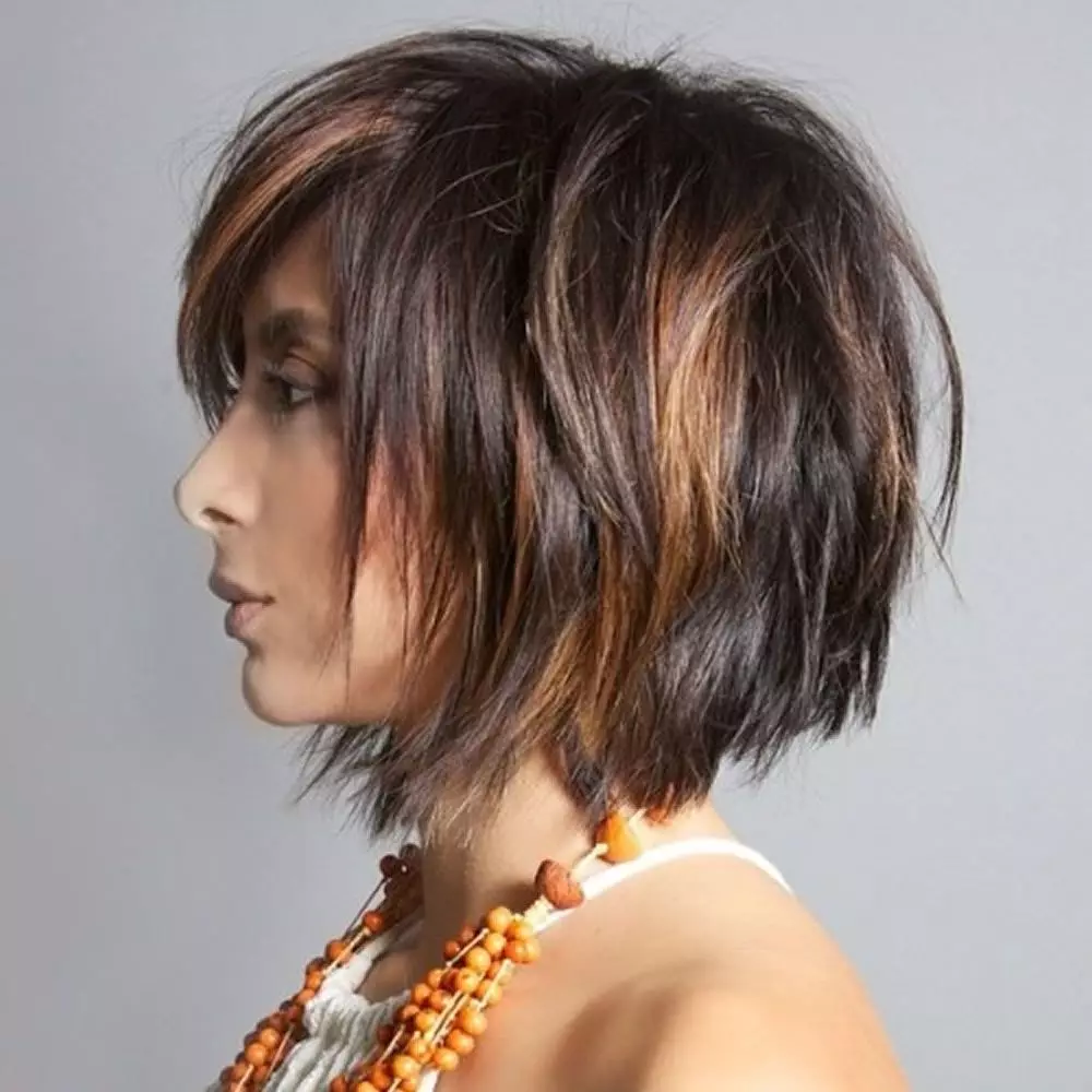 Extended Bob (59 photos): haircuts for long hair, multi-layer hairstyles with elongation 16862_17