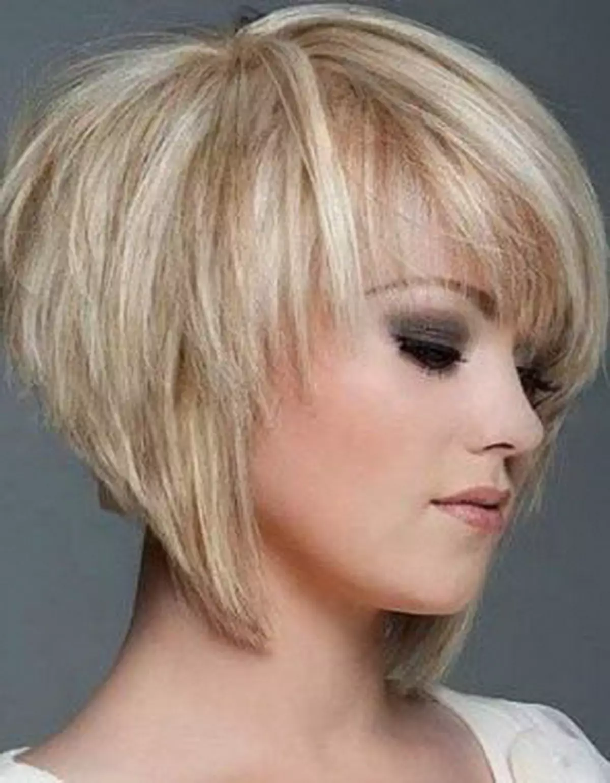 Graduated Bob Care (47 photos): Features Hairstyles. Who suits a short haircut? How to choose a bang? 16863_31