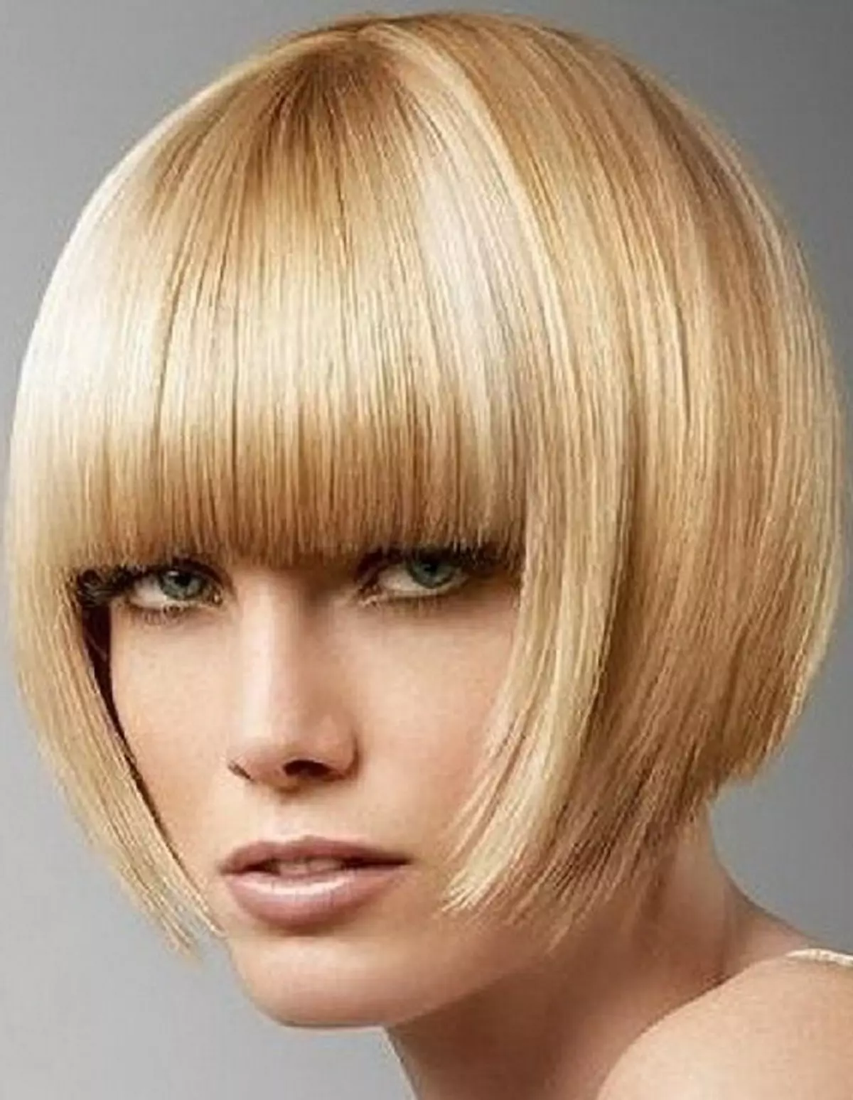 Graduated Bob Care (47 photos): Features Hairstyles. Who suits a short haircut? How to choose a bang? 16863_33