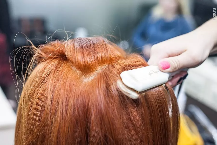 Cascada rasgada (45 fotos): Corte de pelo en el pelo de longitud media. ¿Cómo hacer chicas peinadas con cabello largo y corto? 16877_32