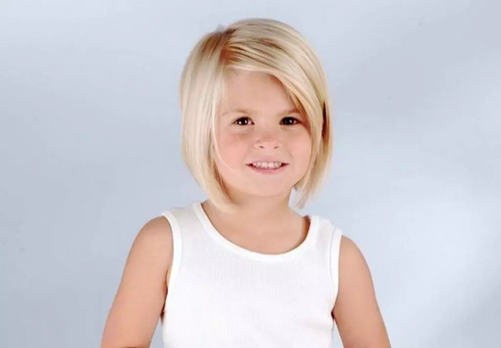 4-6 yaşında bir qız (30 şəkil) üçün saçını: nazik qısa saç ilə uşaqlar üçün saçını seçin, qızlar 3 il uşaq variantları 4 il və 5 il 16891_12