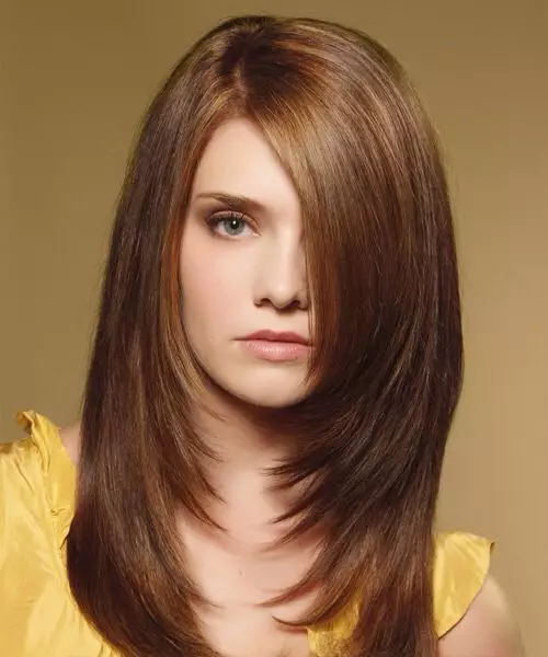 किशोर लड़कियों के लिए बाल कटाने (46 तस्वीरें): मध्यम और लंबे बालों पर 13-14 साल और 15-16 साल के बच्चों के लिए एक फैशनेबल और सुंदर बाल कटवाने चुनें 16894_39