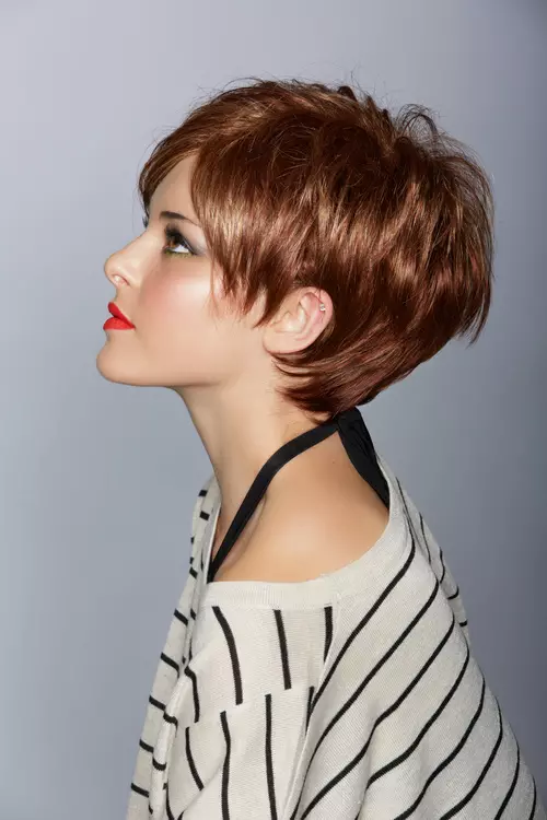 Haircuts for teenage girls (46 photos): choose a fashionable and beautiful haircut for children 13-14 years and 15-16 years old on medium and long hair 16894_6