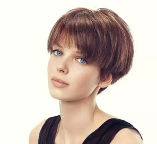 Kort haircuts vir tienermeisies (32 foto's): kies haircuts vir tieners 13-17 jaar oud met kort hare 16896_3