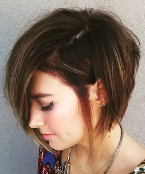 Kort haircuts vir tienermeisies (32 foto's): kies haircuts vir tieners 13-17 jaar oud met kort hare 16896_7